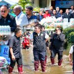 กรมชลฯ ลุยช่วยน้ำท่วมหนองจอก มอบถุงยังชีพ 500 ชุด เร่งระบายน้ำบรรเทาทุกข์