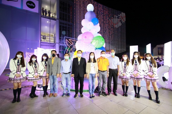 04ศิลปินไอดอลหญิง BNK 48 ร่วมเปิดไฟต้นคริสต์มาส MBK MBCOOL