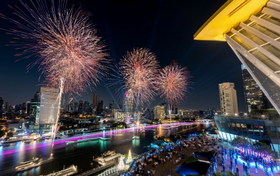 ไอคอนสยาม ชวนสัมผัสมหัศจรรย์แห่งความสุข ชมพลุรักษ์โลกสุดตระการตา