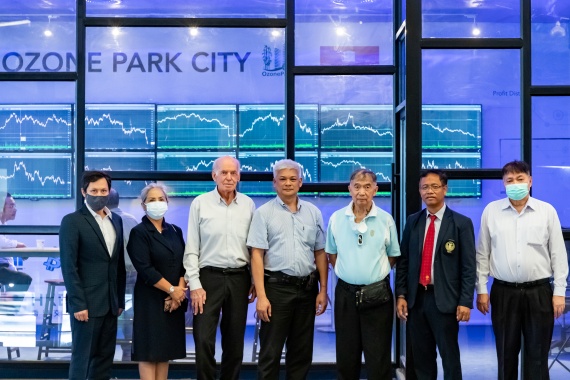 รูปหมู่หลัก (ไว้บนสุด)