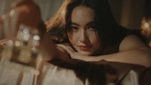 1. MADAME FIN “ใหม่ - ดาวิกา โฮร์เน่” พรีเซนเตอร์