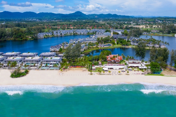 ชายหาดด้านหน้าอังสนา ลากูน่า ภูเก็ต.ปก