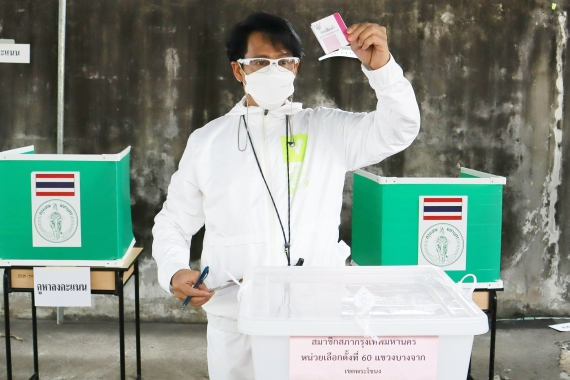 พี่เบิร์ดเลือกตั้งผู้ว่ากทม 22.05 (2)