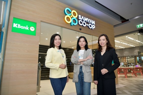 001.(จากซ้าย) สกุลทิพย์ กีรติพันธวงศ์, ปิยะวัล