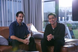 โตใต้โต๊ะ (1)