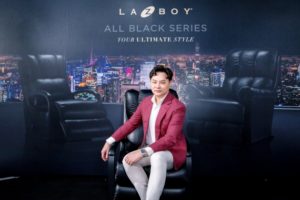 3.รัฐรุจน์ มนัสวัชรพงศ์ ผู้จัดการทั่วไประดับภูมิภาคเอเชีย บริษัท เล-ซี-บอย เอเชีย