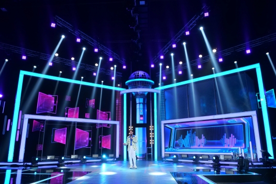 นักร้อง 2 ชั้น (ภาพหลัก)