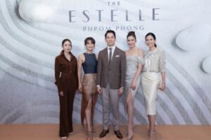 1. แอฟ - ทักษอร ภักดิ์สุขเจริญ, แอน ทองประสม, ก