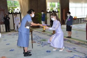 D2521FC3-22F2-4D9C-BD95-B959F0EDF2D2