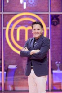 หนุ่ม กิติกร