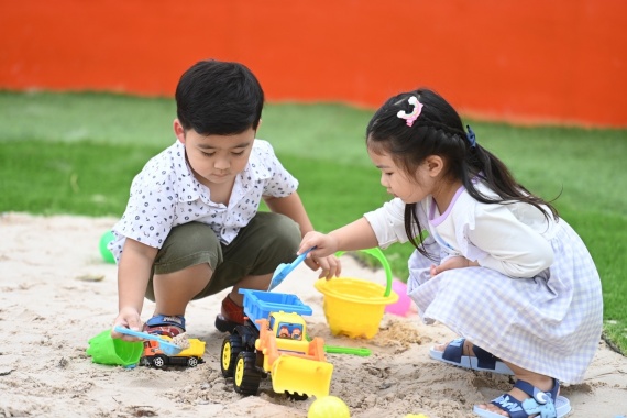 60B8D944-8D82-4C95-82A1-140B4A72DE5B