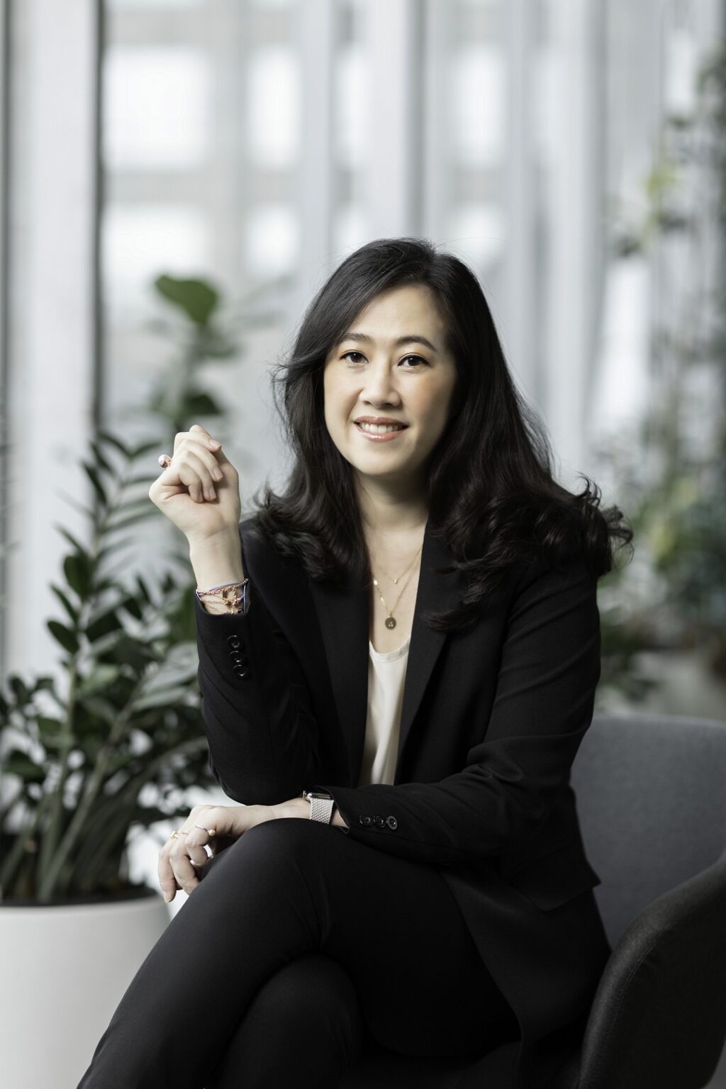 F7B6346C-6845-44F6-976A-7969DE9A2BE2