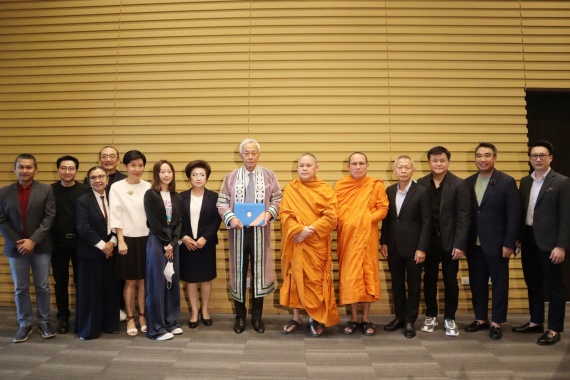 ข่าวบันเทิง_คุณไพบูลย์รับมอบปริญญา