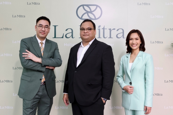 ดร.นพ.ภาวิต หน่อไชย (ซ้าย) นายวรศักดิ์ มานิตย ปก