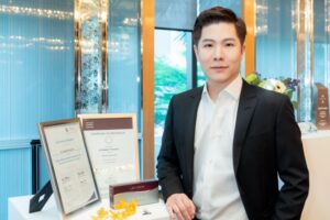 LINE_ALBUM_230317_8 cover