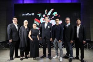 ภาพหมู่บนเวที (4)