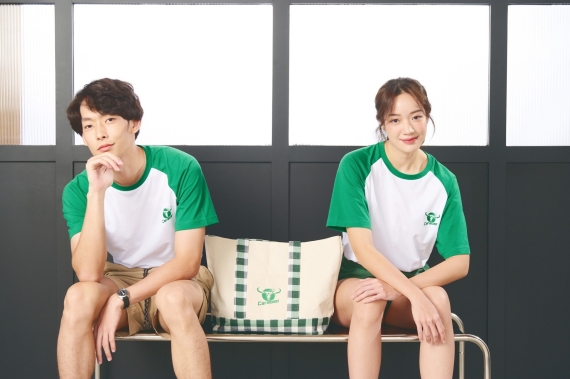 LINE_ALBUM_crop ภาพแนวนอน CARABAO x HANKU_๒๓๐๔๒๕_0