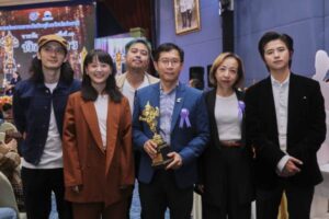 batch_Junk Mail รับรางวัลพิฆเนศวร (3)