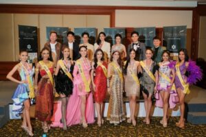 นางงามที่เข้ารอบ 10 คนสุดท้าย