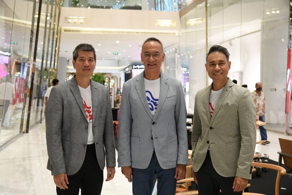 คุณภูสิต รัตนกุล เสรีเริงฤทธิ์ และทีมผู้บ