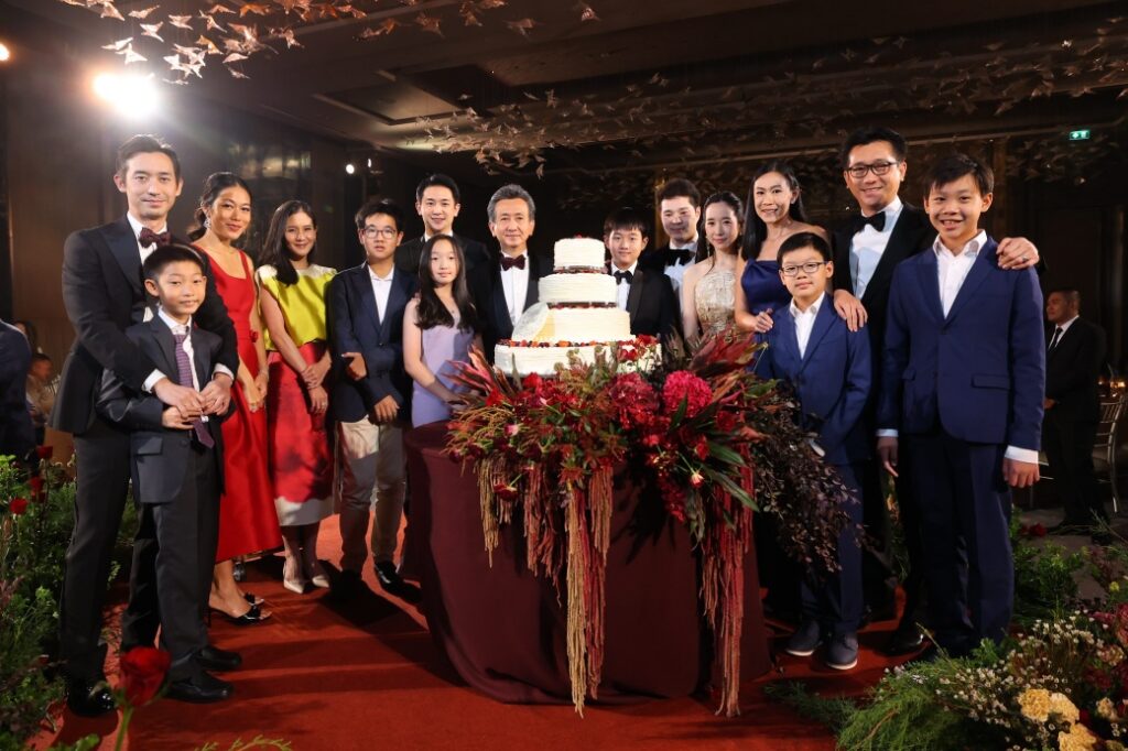 1. ฉลองครบรอบ 72 ปี ของคุณสดาวุธ