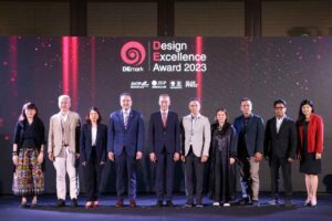 ภาพหมู่บนเวที