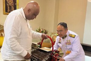 เลโซโทเสด็จเยือนถูเก็ต ปกหน้าแก้ไข