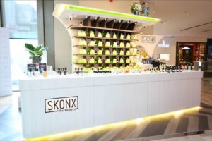 81DA6DB5-A825-4557-B4BA-7954A87CFEC1