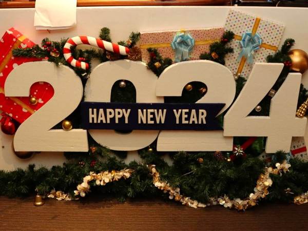 บุฟเฟ่ต์ ดิเอเมอรัล ปก