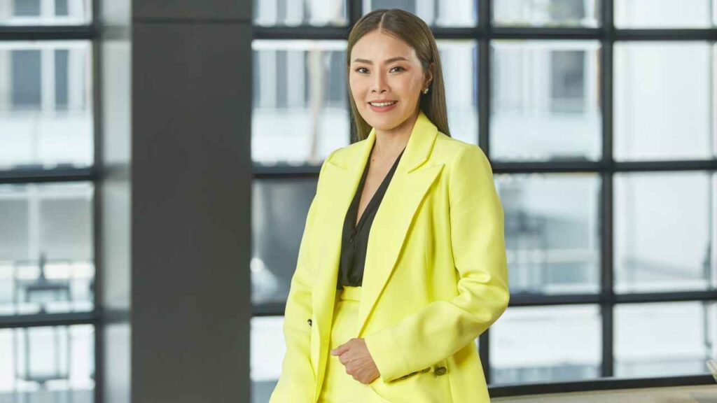 1. เภสัชกรหญิง กิตติวรรณ รัตนจันทร์