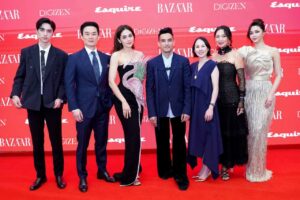 13. ฉลองการถือครองลิขสิทธิ์ Harper_s Bazaar และ Esquire อย่