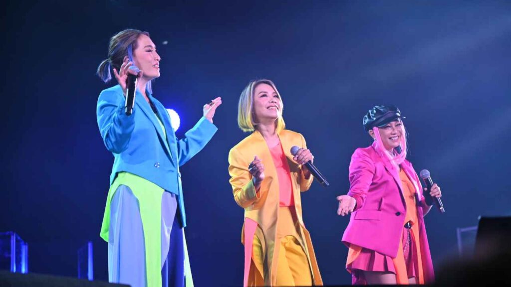 คอนเสิร์ตประตูใจสาวสาวสาว ปก