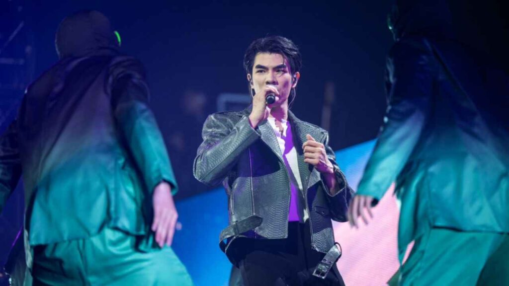 คอนเสิร์ตเดี่ยวครั้งแรกของ มาย ภาคภูมิ ปก