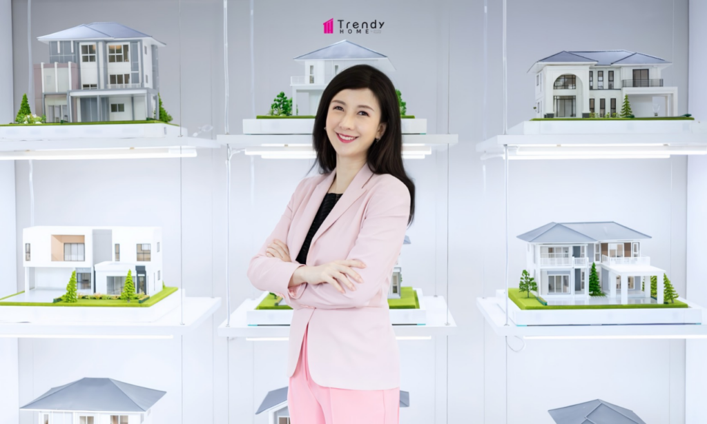 3. นางสาวภัทรา มณีรัตนะพร ผู้อำนวยการฝ่ายการตลาดและพัฒนาผลิตภัณฑ์เทรนดี้ โฮม