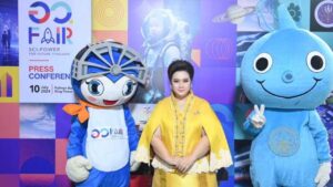 นางสาวศุภมาส อิศรภักดี รัฐมนตรีว่าการกระท