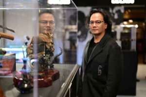 01 ดร.ดอยธิเบศร์ ดัชนี CEO & Founder ART INVESTMENT CENTER