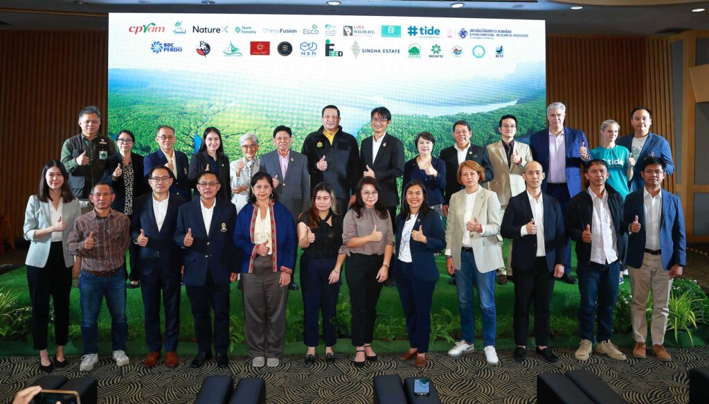 02 Photo_MOU Mangrove-Khanom_group_0