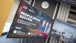 PEOPLE-DRIVEN SUCCESS Skooldio x Paperspace Stills Cap 012 (1)