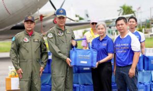 กลุ่มคิงพาวเวอร์ช่วยผู้ประสบภัย ปก