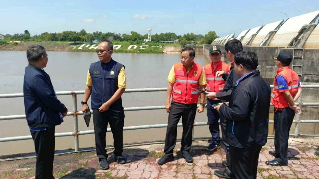 1สชป.8 ให้การต้อนรับผู้ว่าอุบลฯ_0_0