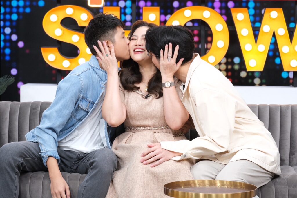 อรอนงค์คุยแซ่บปก