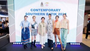 5 ผู้ประกอบการผ้าภาคใต้ จัดแฟชั่นโชว์ 32 ผลงานผ้าบาติก
