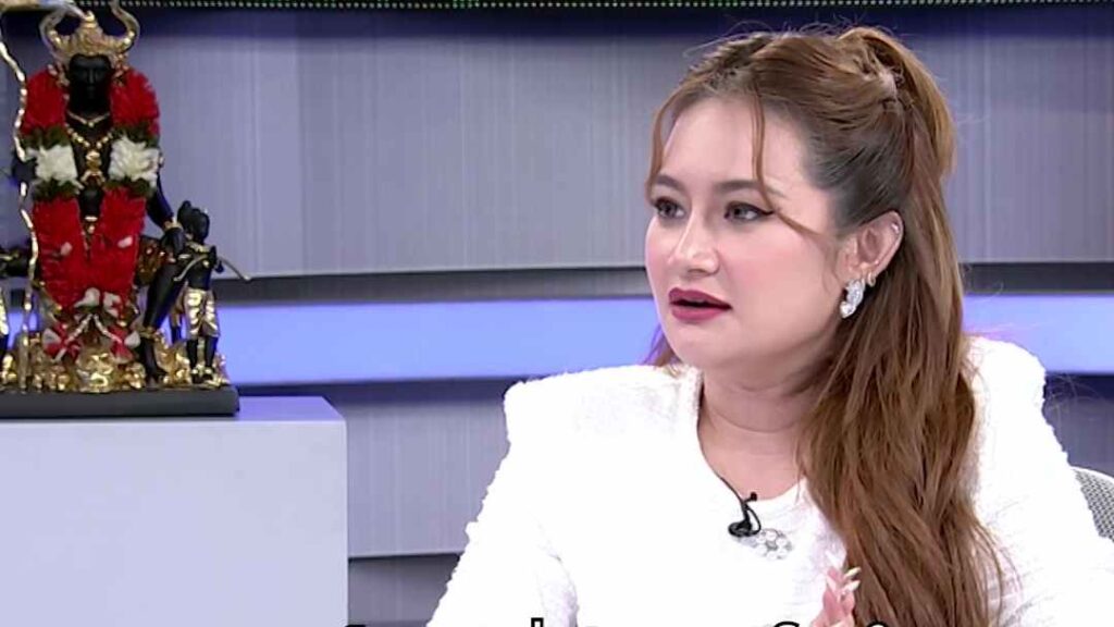 หมอปลาย รายการคนดังนั่งเคลียร์ ปก