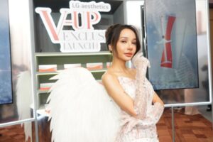 ‘V-Up Glass Glow’ ดึง Bowkylion (4)