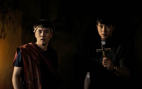 batch_ThaRae-CRT-Still05