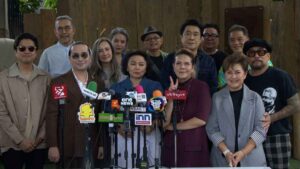 คอนเสิร์ตช่วย มัม ลาโคนิค ปก