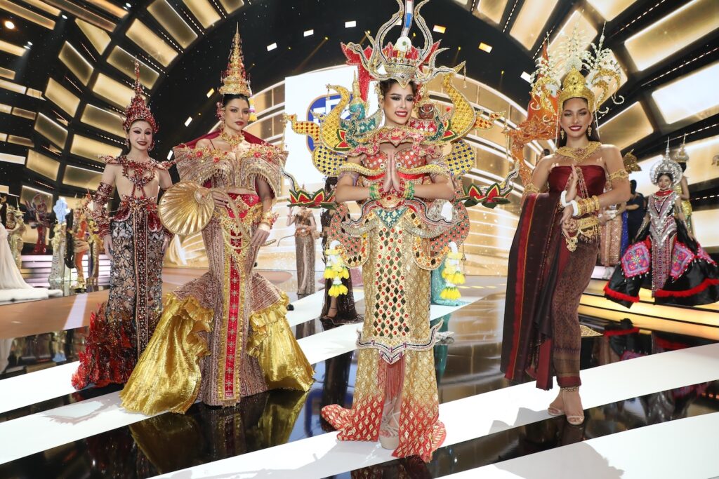 ชุดประจำชาติ(ภาพหมู่)_4