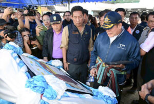 กรมชลฯพิบูลมังสาหาร ธรรมนัส