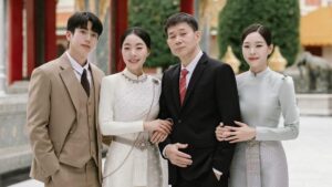 พี่สาวนนกุล ทำบุญที่วัดราชบพิธฯ ปก (1)