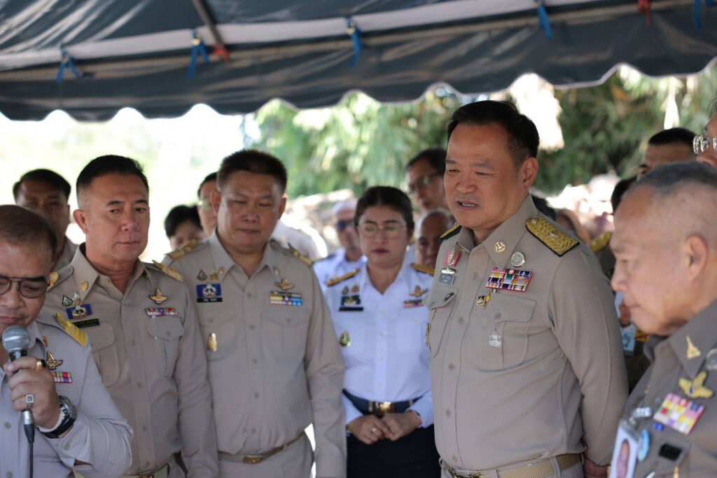 อนุทิน บึงบอระเพ็ด